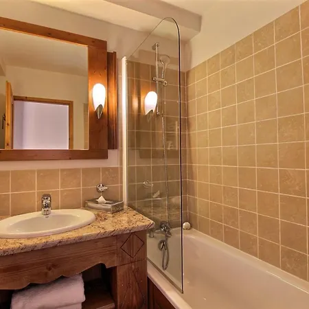 Arc 1950 - 10 Personnes Duplex Cheminee - Aux Pieds - Sauna, Hammam, Jacuzzi Les Arcs (Savoie)